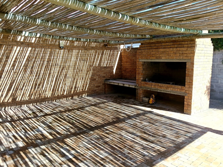 To Let 4 Bedroom Property for Rent in Vermont Western Cape